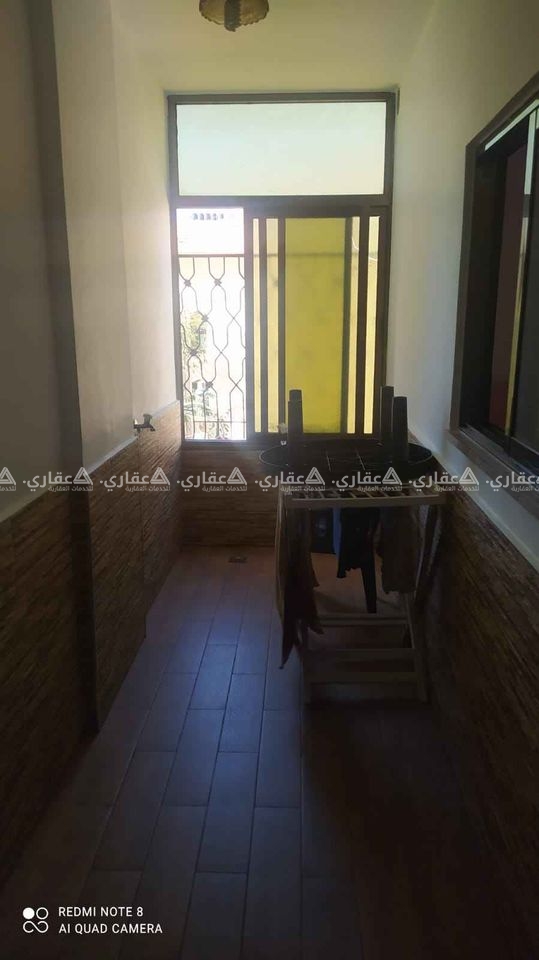 شقة للبيع بموقع مميز وقريب على البحر