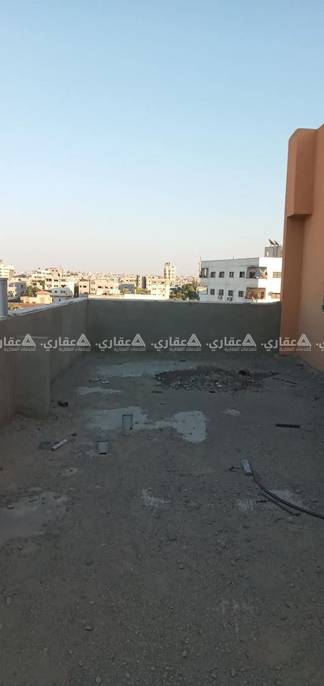 روف عظم  في عمارة حديثة