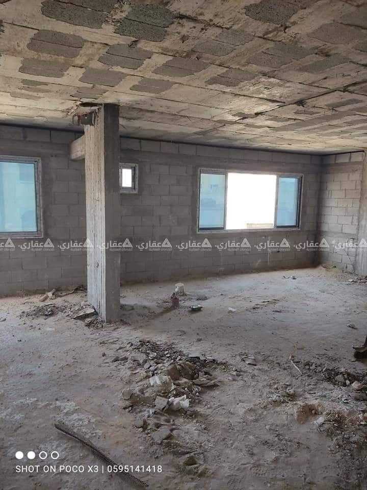 شقه عضم بتطل على شارع الوحدة الرئيسي