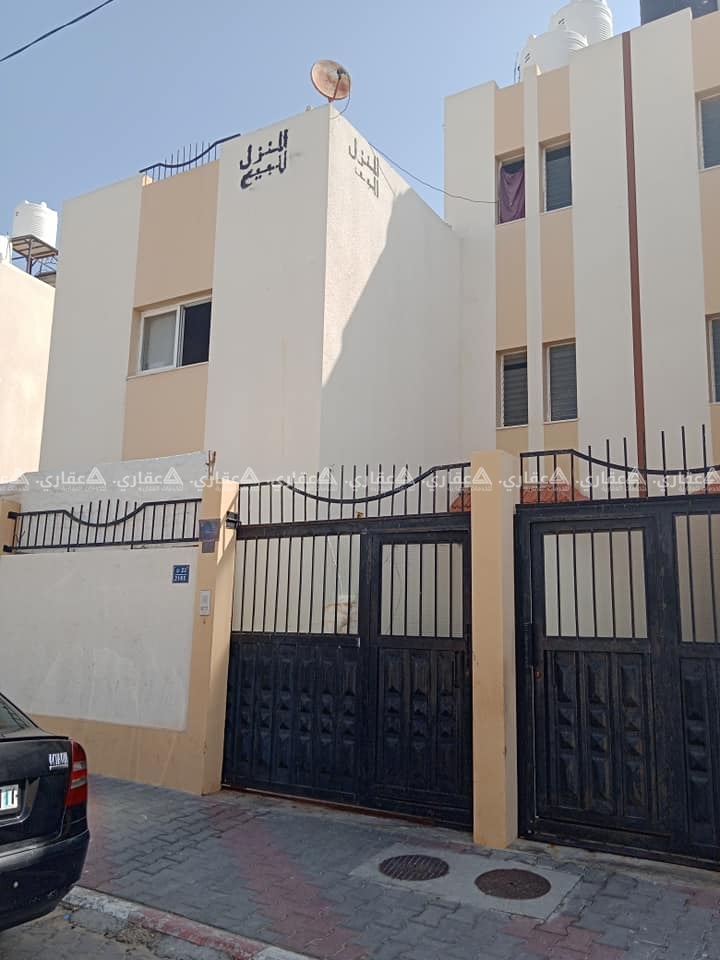 منزل مكون من طابقين للبيع