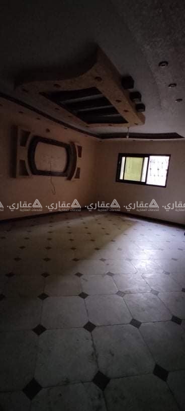 شقة للبيع في عمارة حديثة البناء كاملة الخدمات 