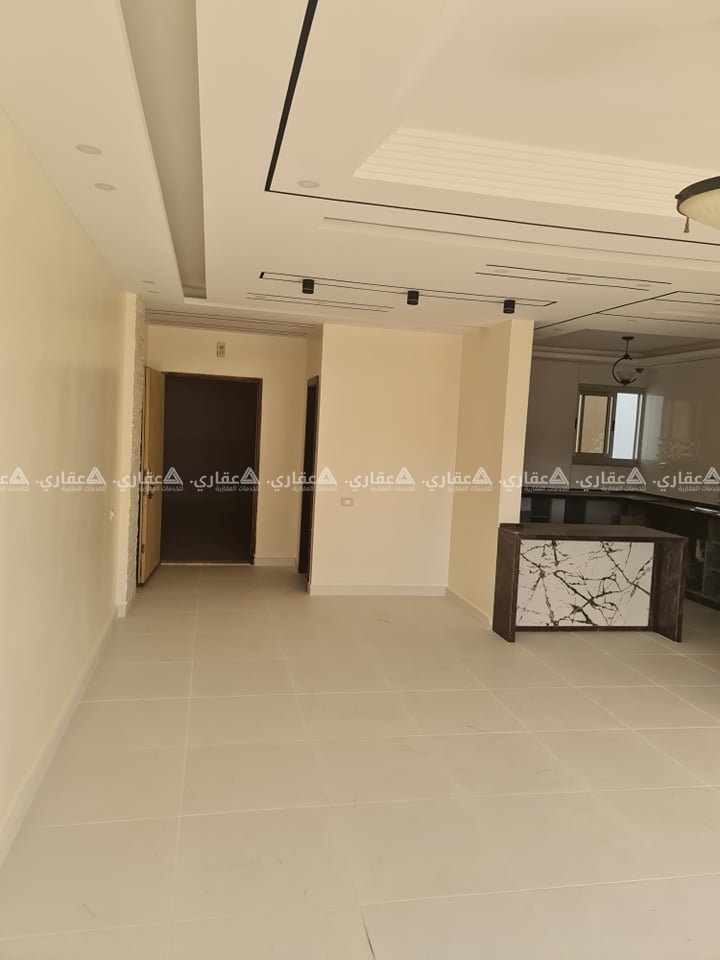 شقة  سكنية  للإيجار  مقابل شاورما فهد