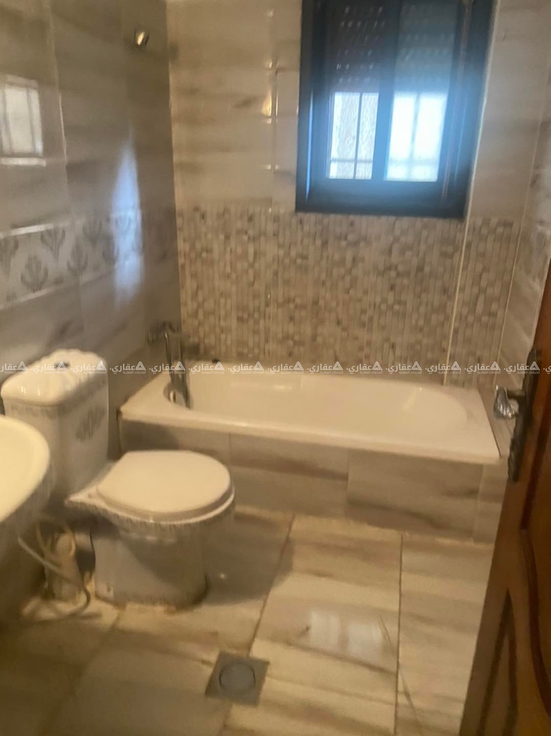 شقة غير مفروشة للإيجار قرب معرض ابو شوشه للسيارات 