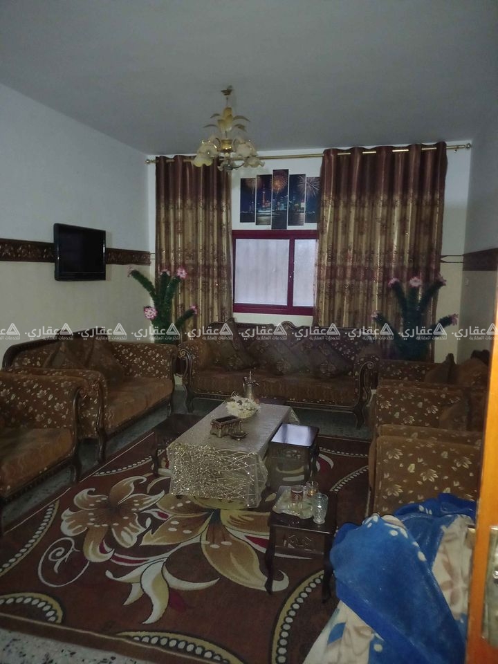 قطعة أرض مع منزل للبيع