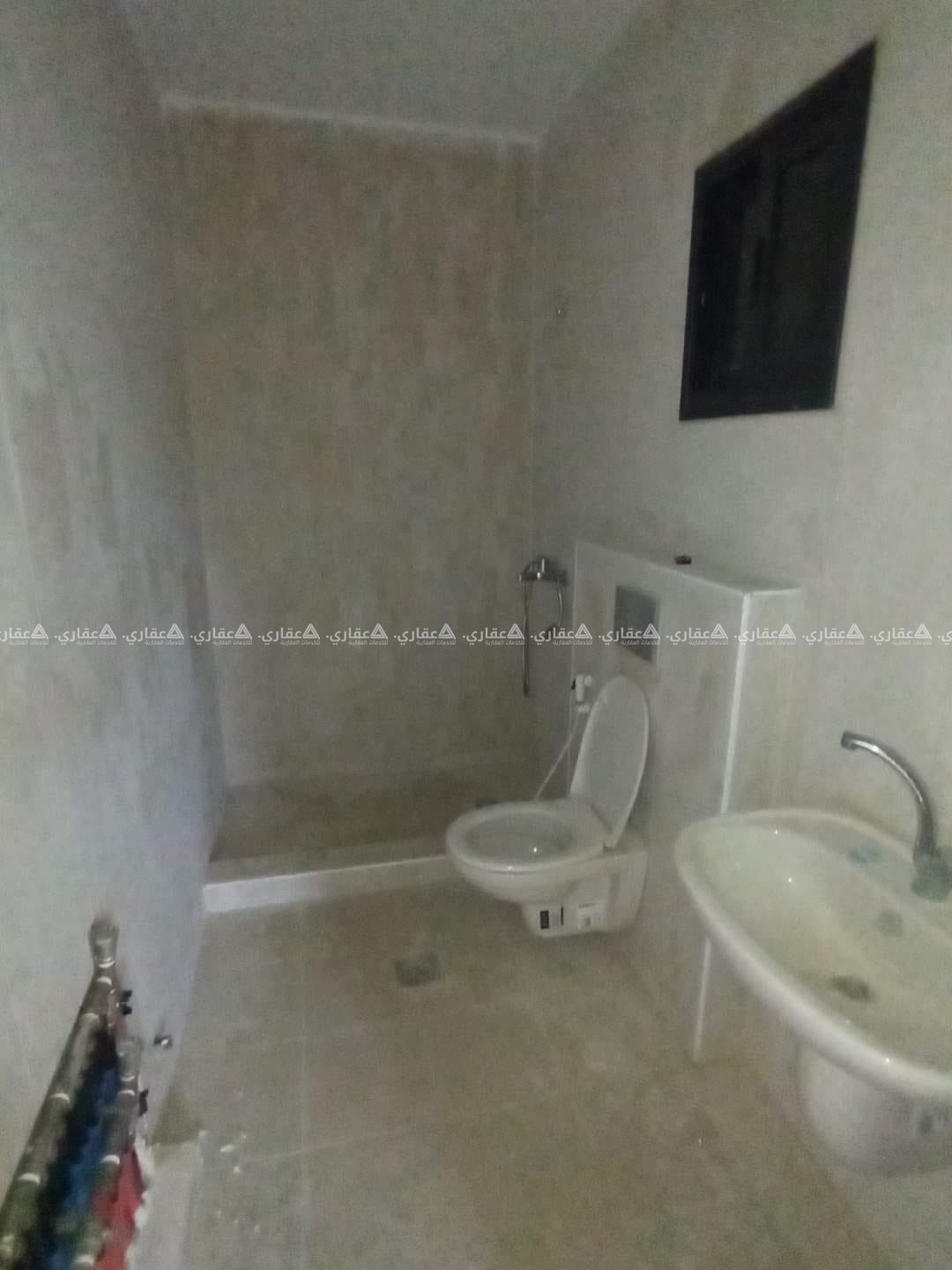 شقة في حي راقي وإسكان جديد .