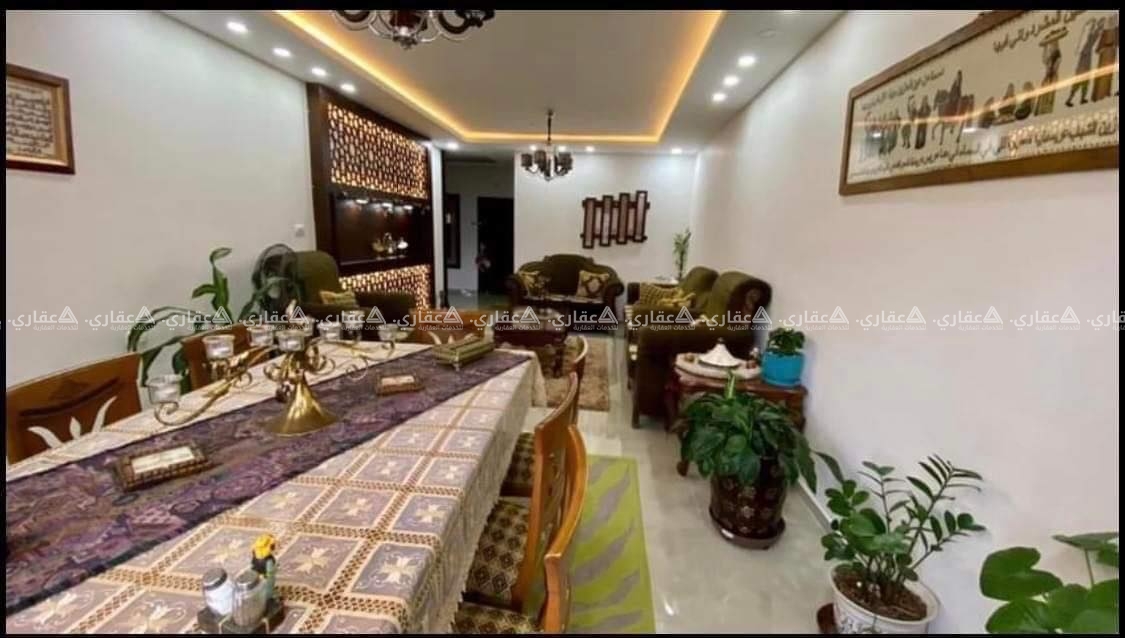شقة مرتبة للبيع قرب شرطة الحراسات 