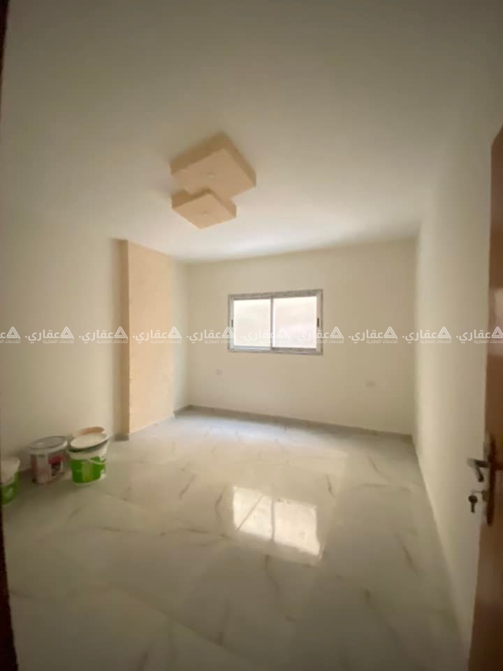 شقة في عمارة جديدة للبيع  بجوار السنترال