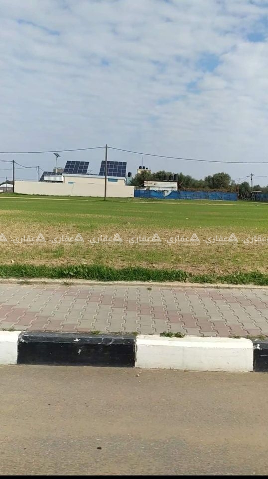 قطعة أرض مقام عليها منزل بسعر خرافي وممتاز جداً