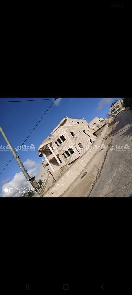 ڤيلا للبيع بإطلالة رائعة على قمة الجبل 