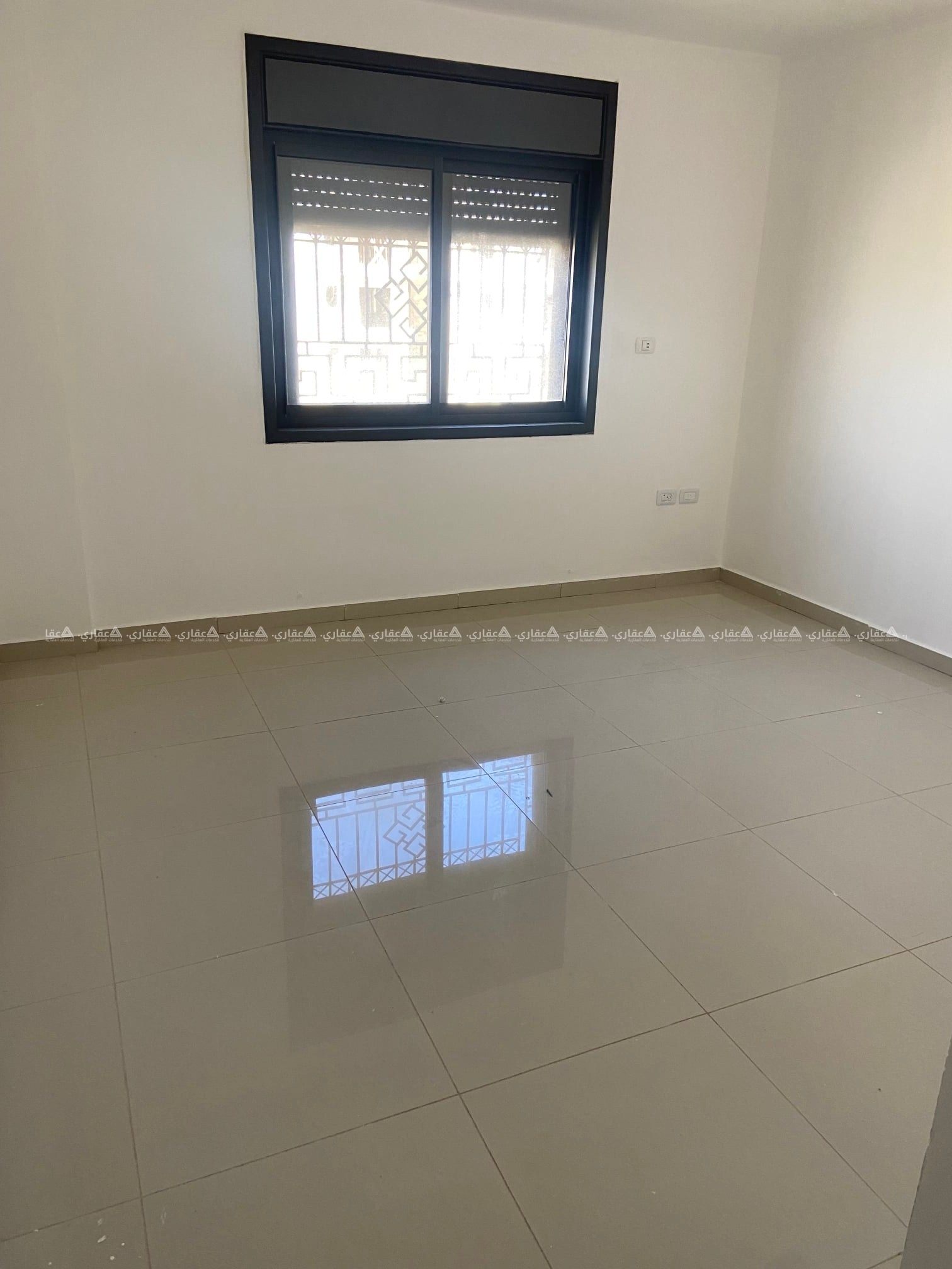 شقة طابقية للإيجار قرب شركة جوال   