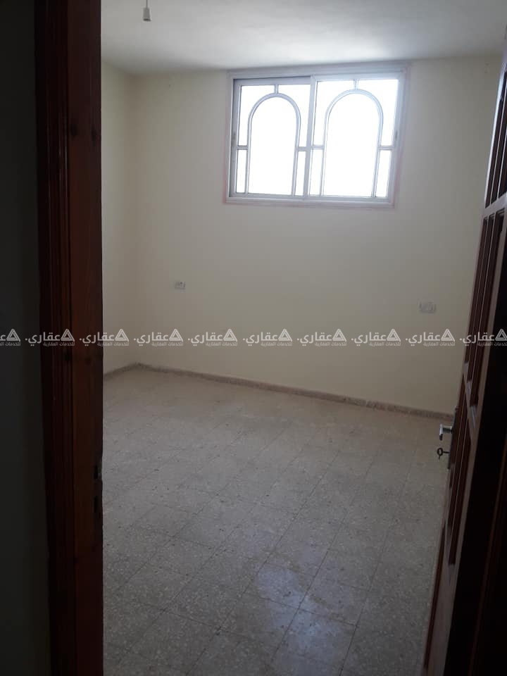 شقتين سكنية للإيجار غرب برج الجوهرة
