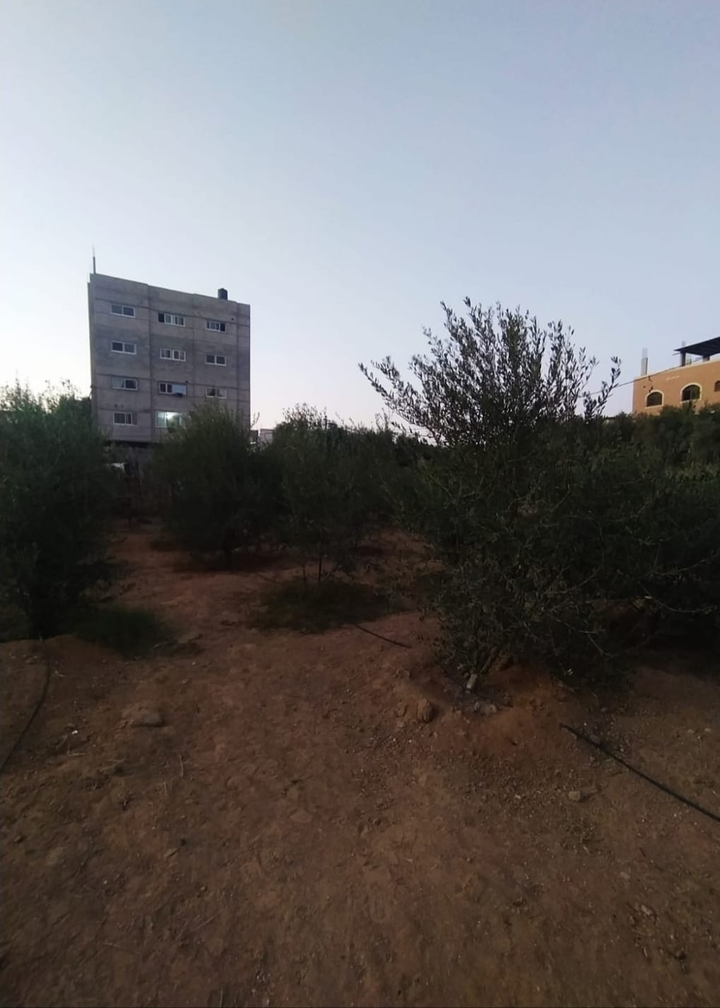 قطعة أرض للبيع بالقرب من مدرسة الفرقان