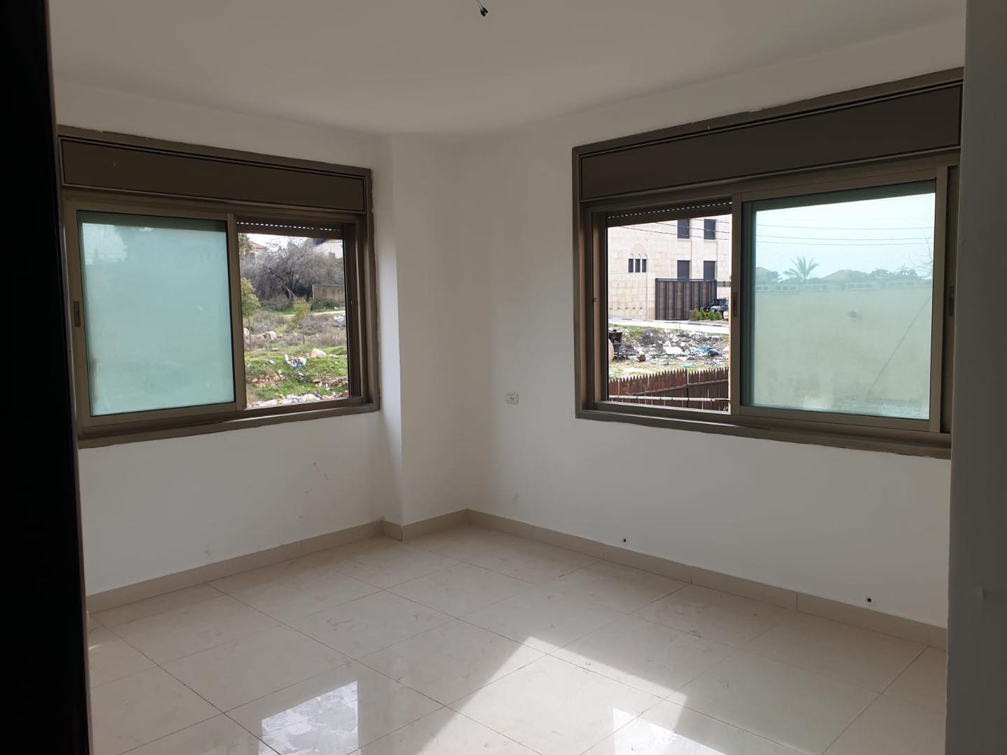 شقة فارغة للبيع