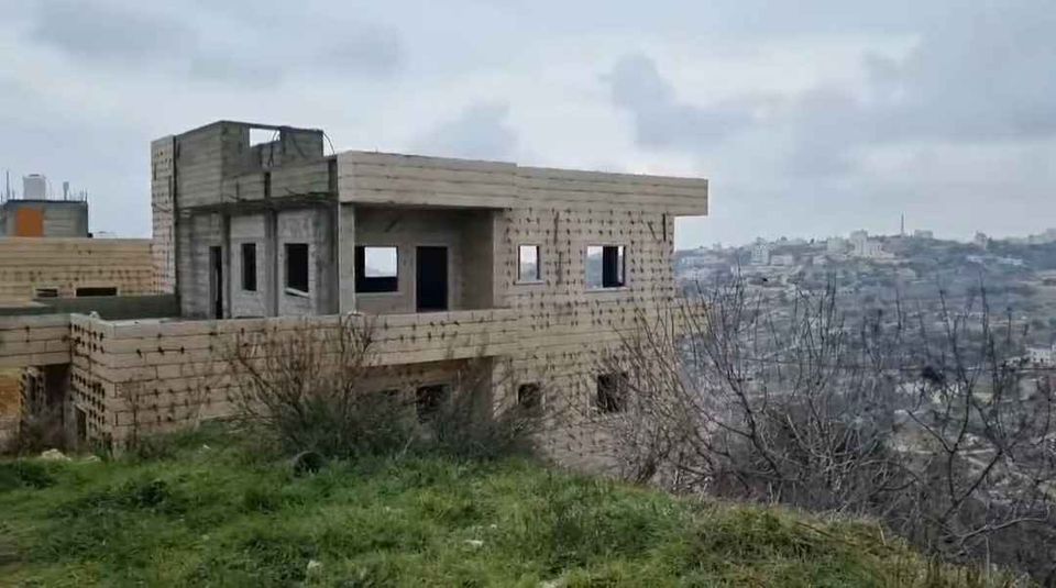قطعة أرض للبيع بإطلالة رائعة