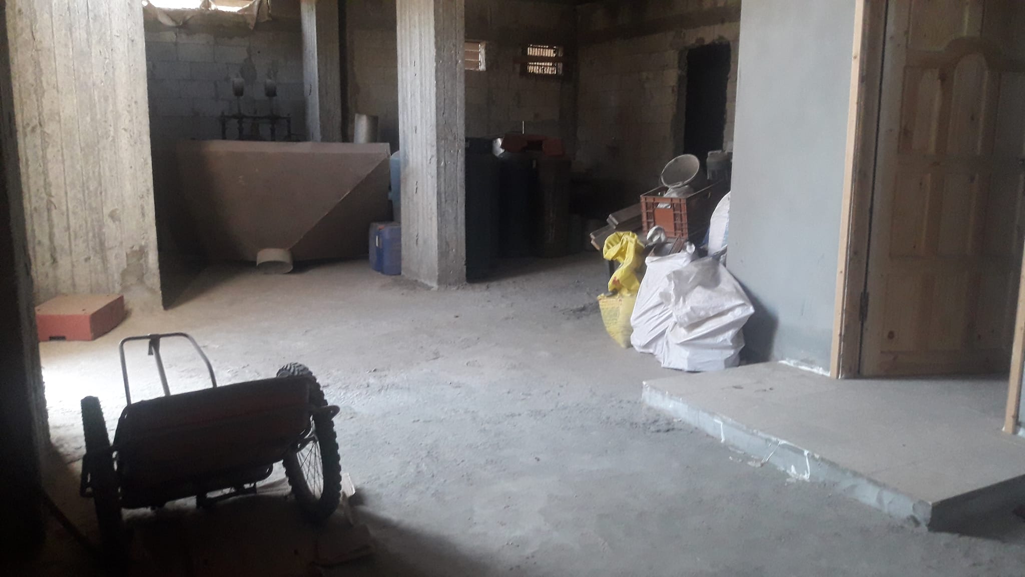3 حواصل  للبيع  بسعر ولا في الخيال 
