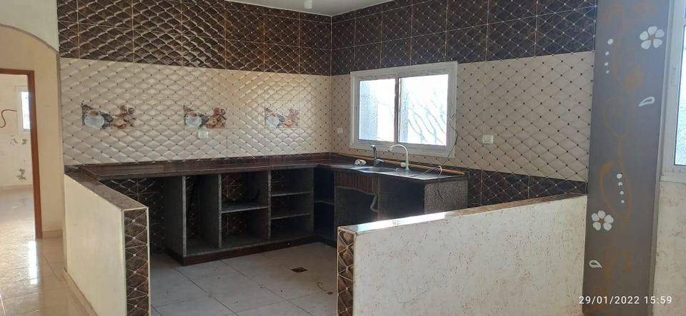 شقة مميزة بموقع مميز مقابل مخبز عجور 