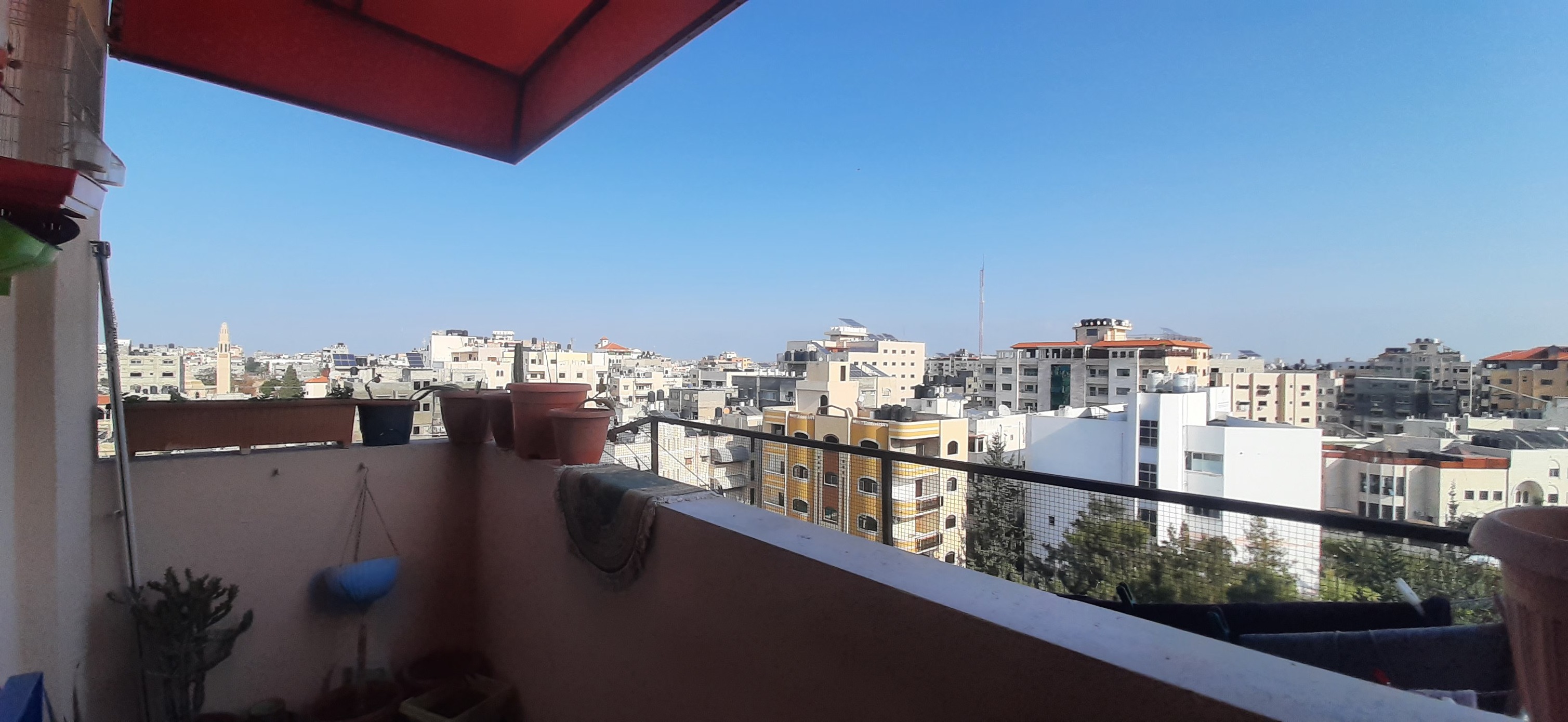 شقة للبيع بعمارة سكنية قرب مسجد فلسطين