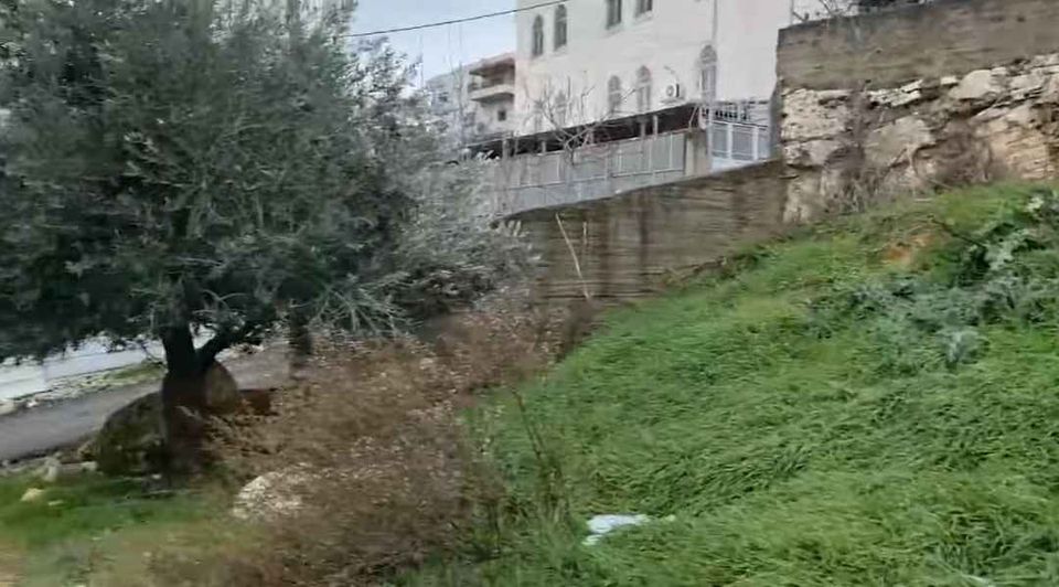 قطعة أرض للبيع بإطلالة رائعة