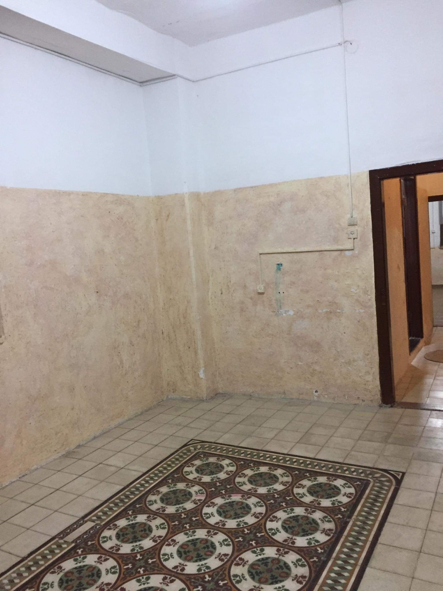 شقة غير مفروشة للإيجار على الطراز القديم