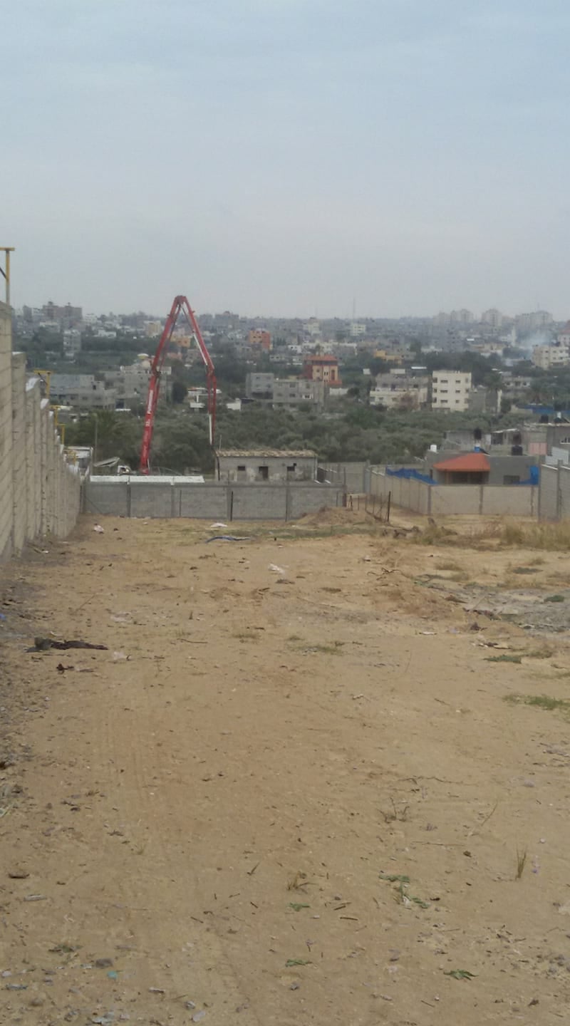 للبيع أرض على بحر النصيرات