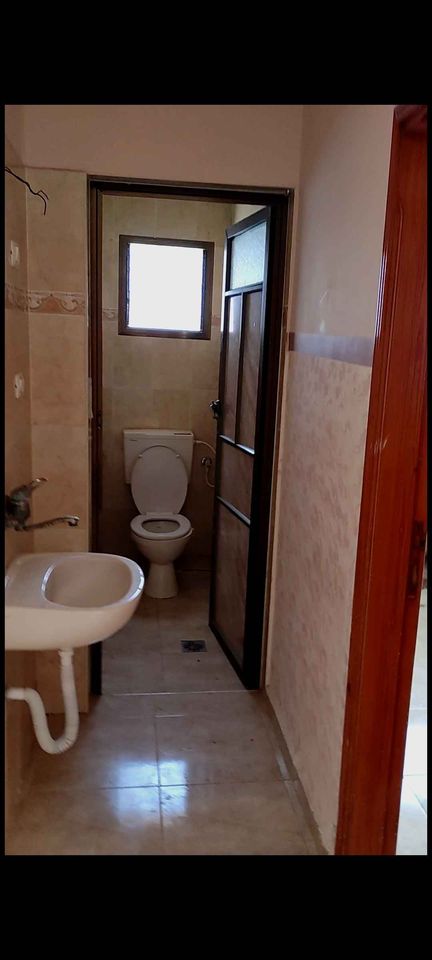 شقة للإيجار غرب مجلس الوزراء‎