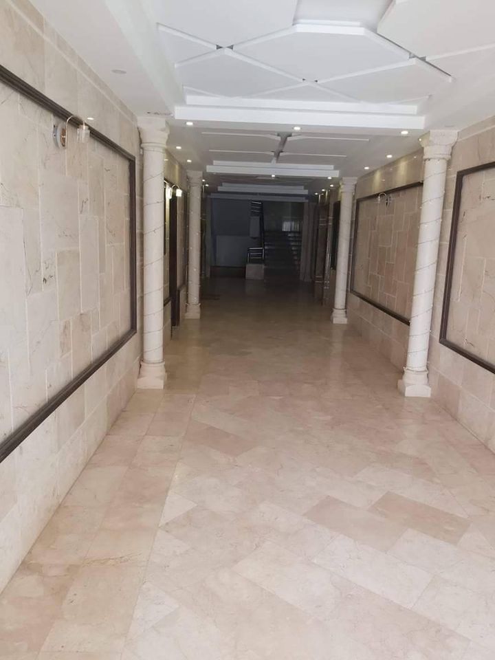 شقة في عمارة جديد تشطيب فخم