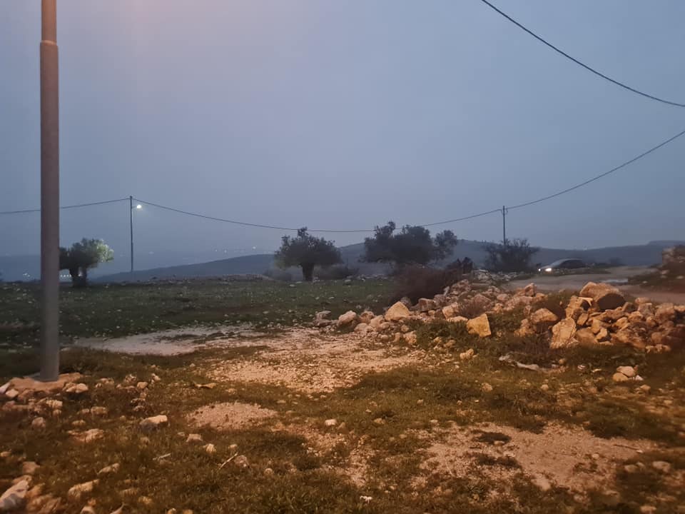 قطعة أرض مرتفعة للبيع