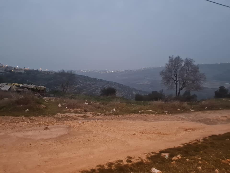 قطعة أرض مرتفعة للبيع