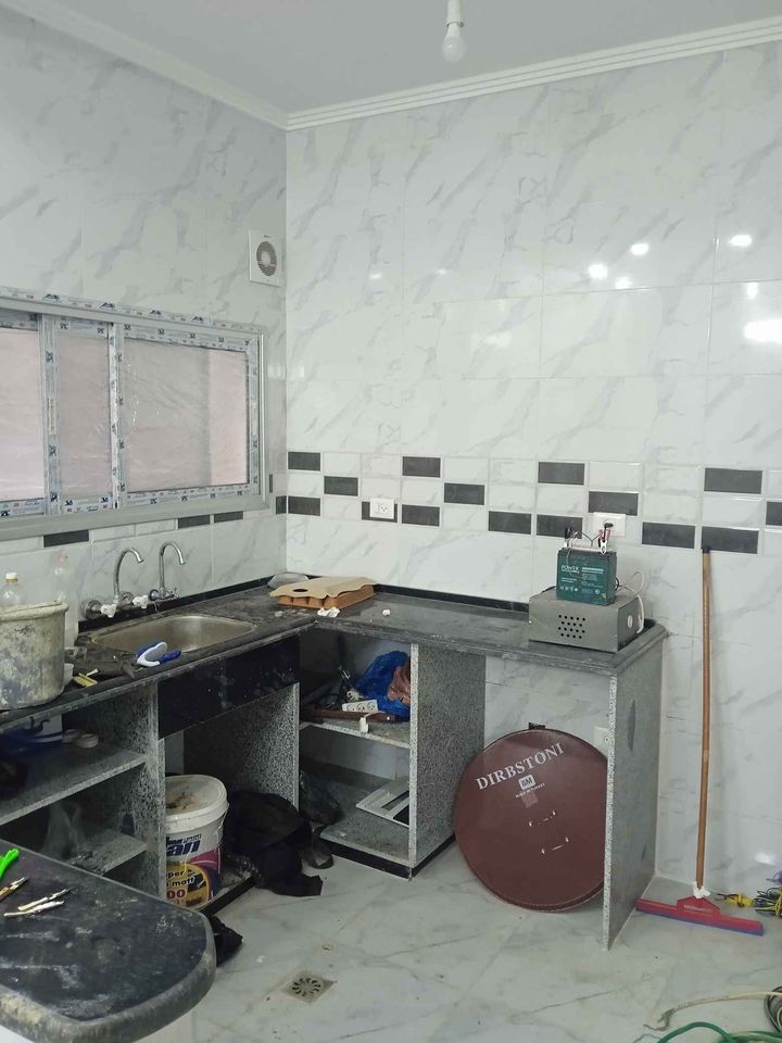 شقة جديدة لم تسكن بعد حول مسجد عز الدين القسام 