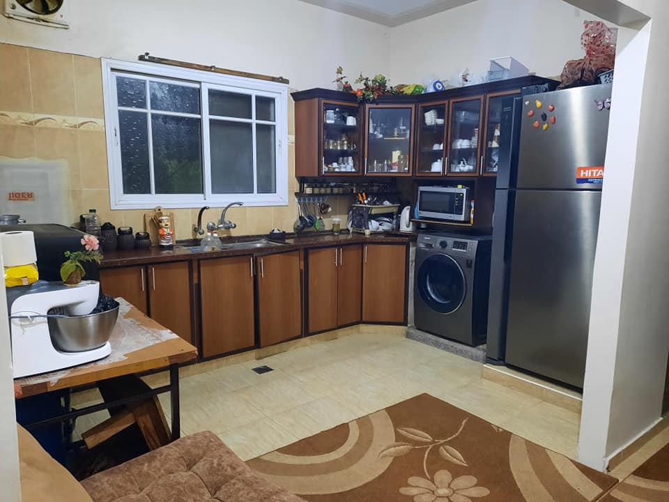 شقة للبيع مطلة على الشارع الرئيسي
