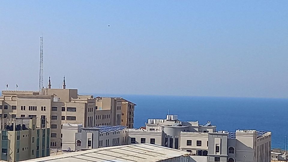 سقف سطح كامل للبيع شمال صالة ليالينا.