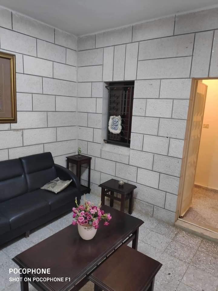 ستوديو مفروش للإيجار للموظفات فقط . 