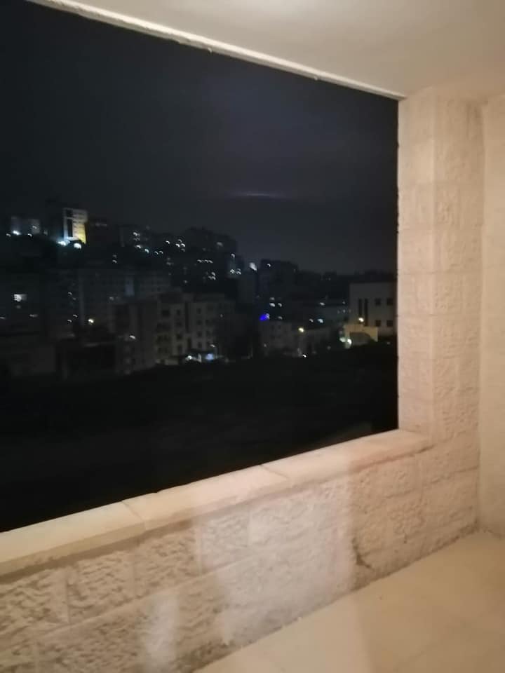 شقة للبيع بجانب مسجد عين منجد 