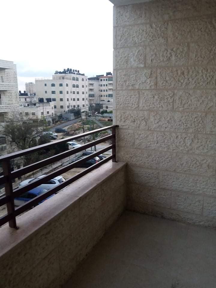 شقة للإيجار قرب قاعة دير طريف