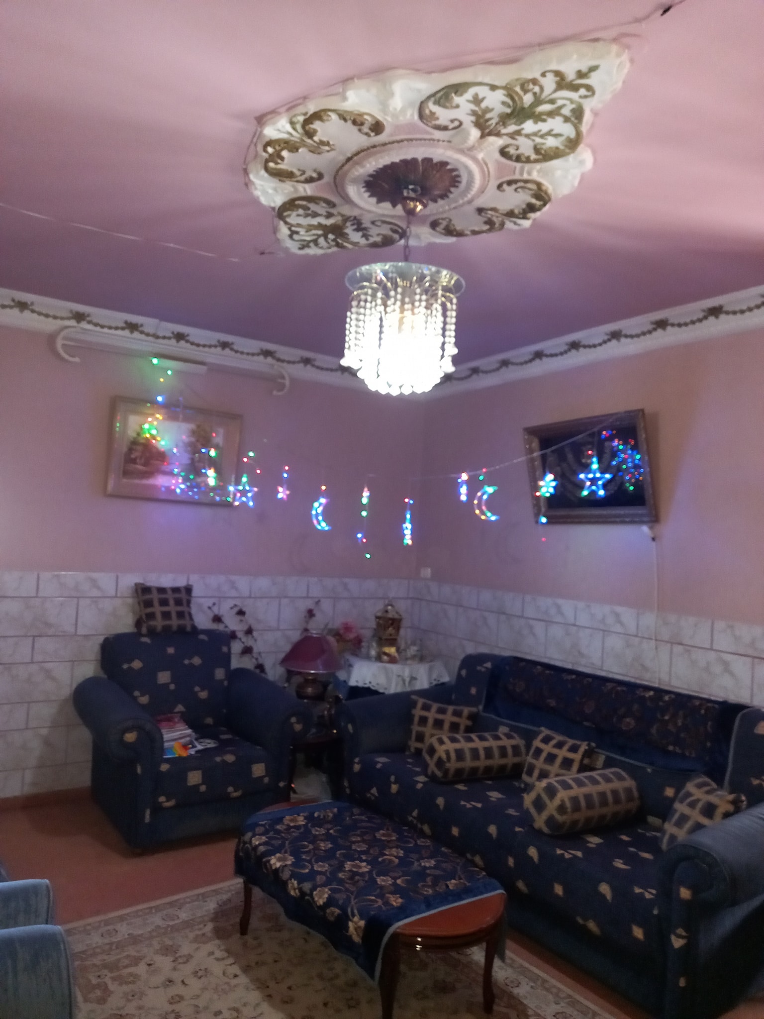 شقه للبيع مع العفش 