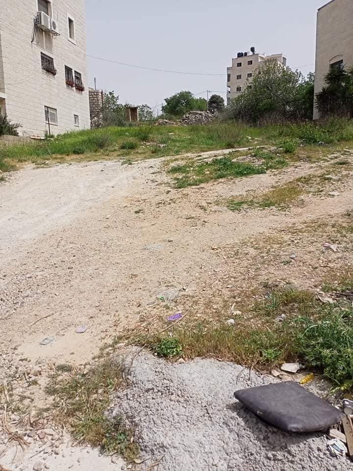 قطعة أرض قريبة جداً على مدرسة بيتونيا 
