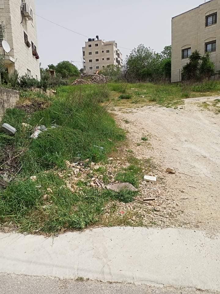قطعة أرض قريبة جداً على مدرسة بيتونيا 