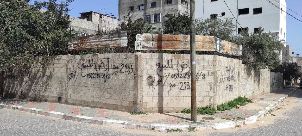 أرض للبيع في موقع ممتاز جداً