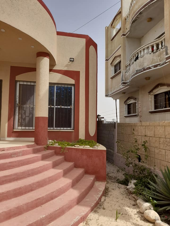 فيلا للبيع غرب جامعة الأقصى 