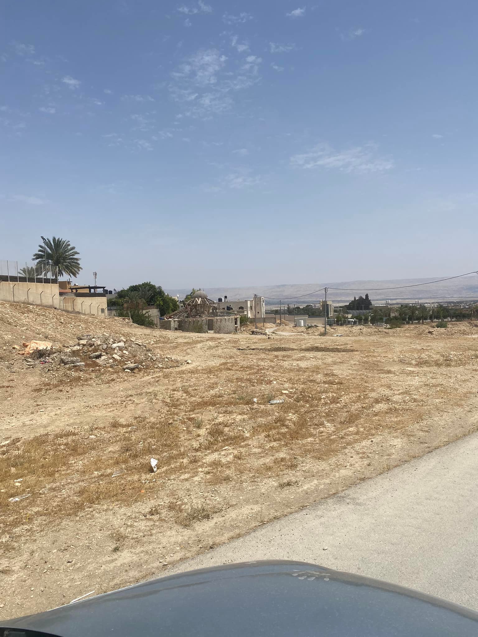 دونم للبيع على الشارع مباشره