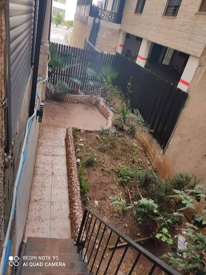 شقة أرضية مع حديقة للبيع 