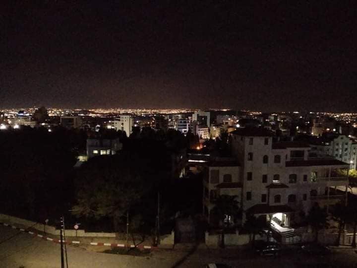 شقة للبيع أو الإيجار بجانب فندق الكرمل السياحي