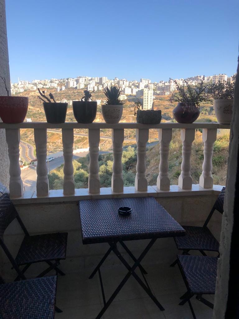 شقه للبيع بجانب سوبر ماركت يافا
