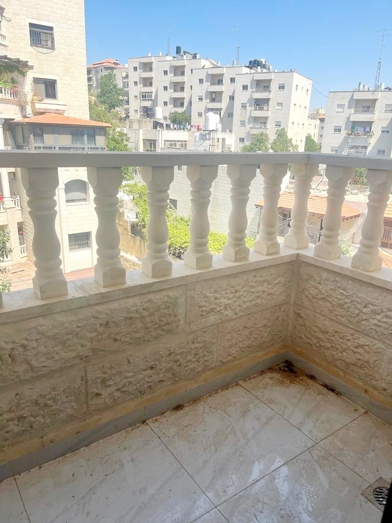 شقة للبيع قريبة على الخدمات والمواصلات