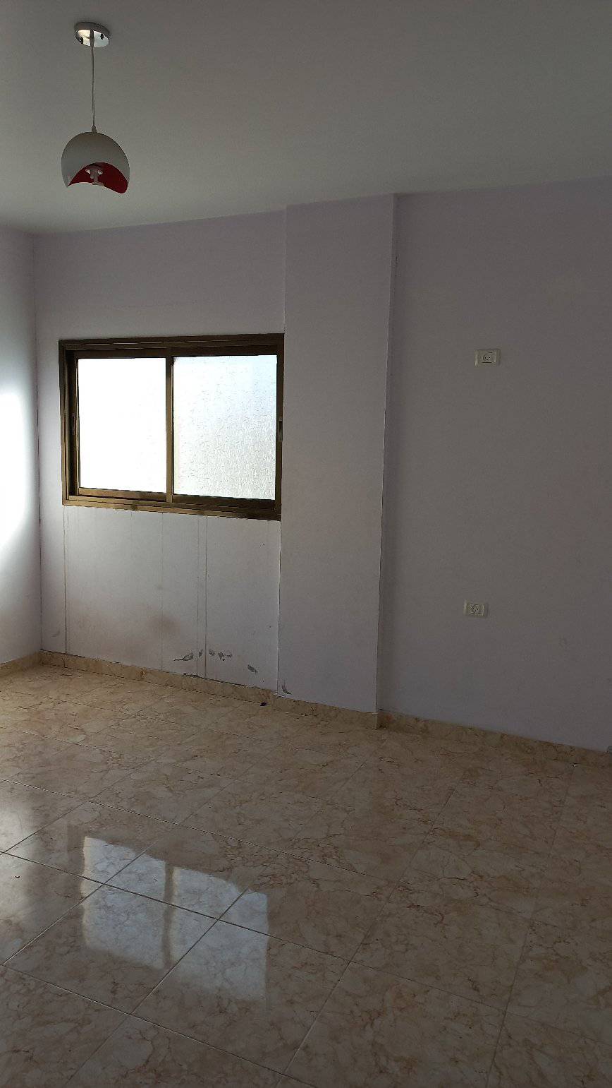 شقة للبيع في عمارة حديثة
