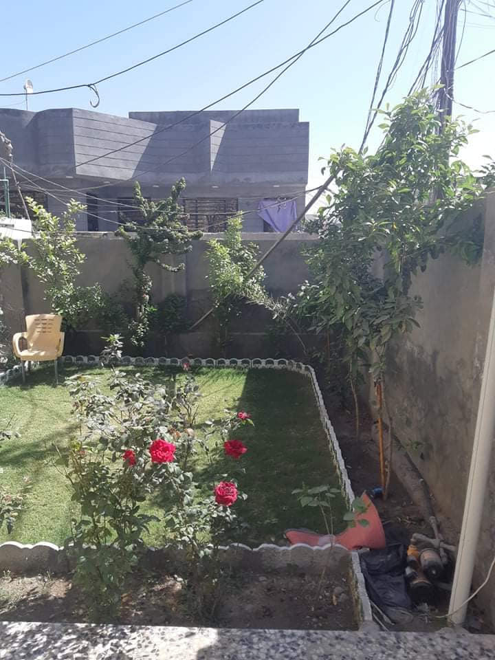 منزل للبيع مع جنينة