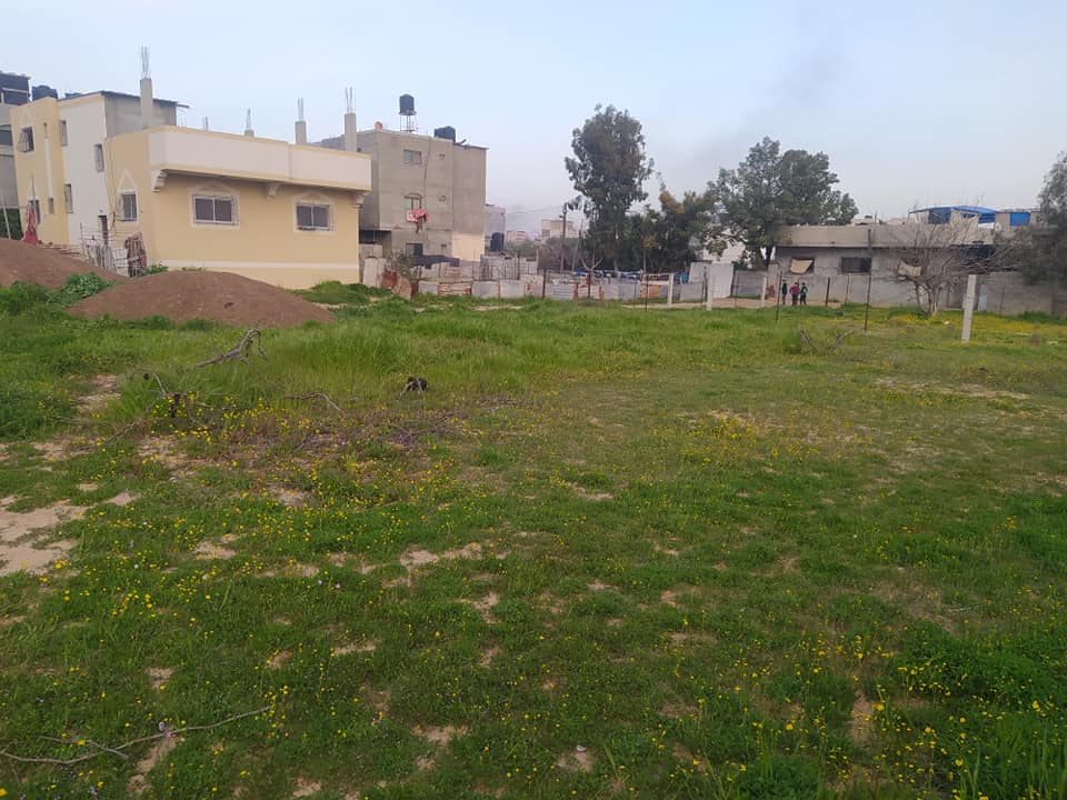 قطعة أرض للبيع بالقرب من الكلية الجامعية