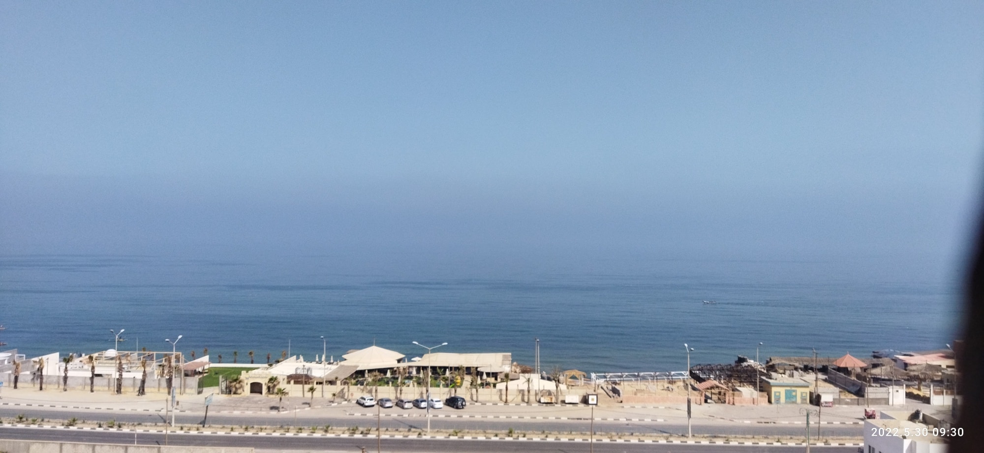شقة  للبيع  مقابل جاردن بيتش