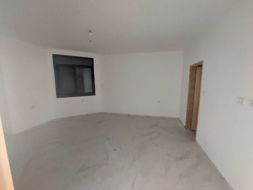  شقة جديدة للبيع 