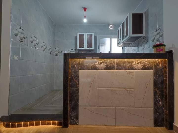 شقة سكنية للبيع بجوار مسجد المجادلة 